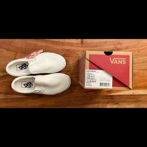 Vans classic white canvas slip on
